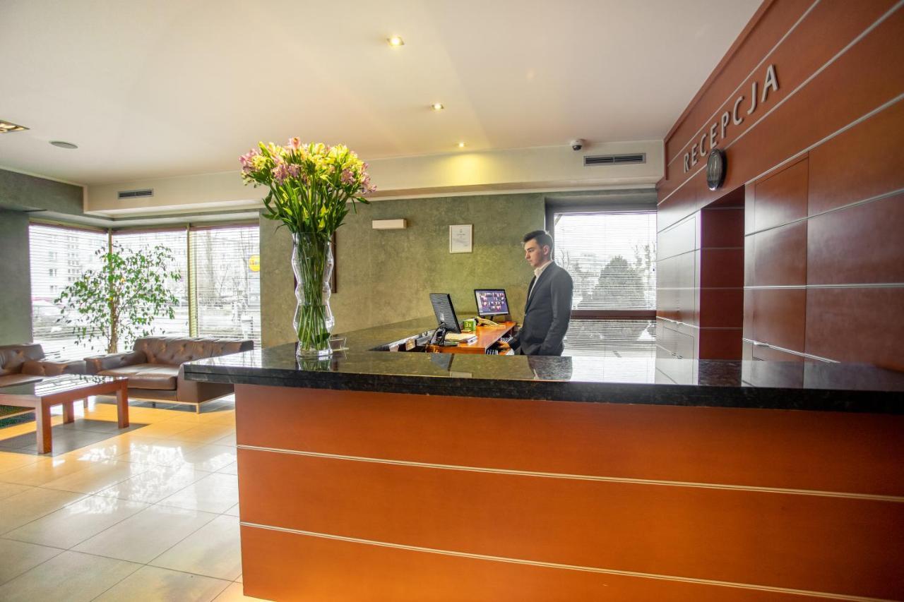 Business Hotel Vega Вроцлав Экстерьер фото