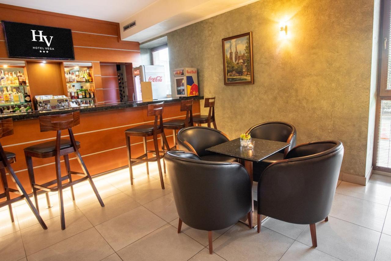 Business Hotel Vega Вроцлав Экстерьер фото
