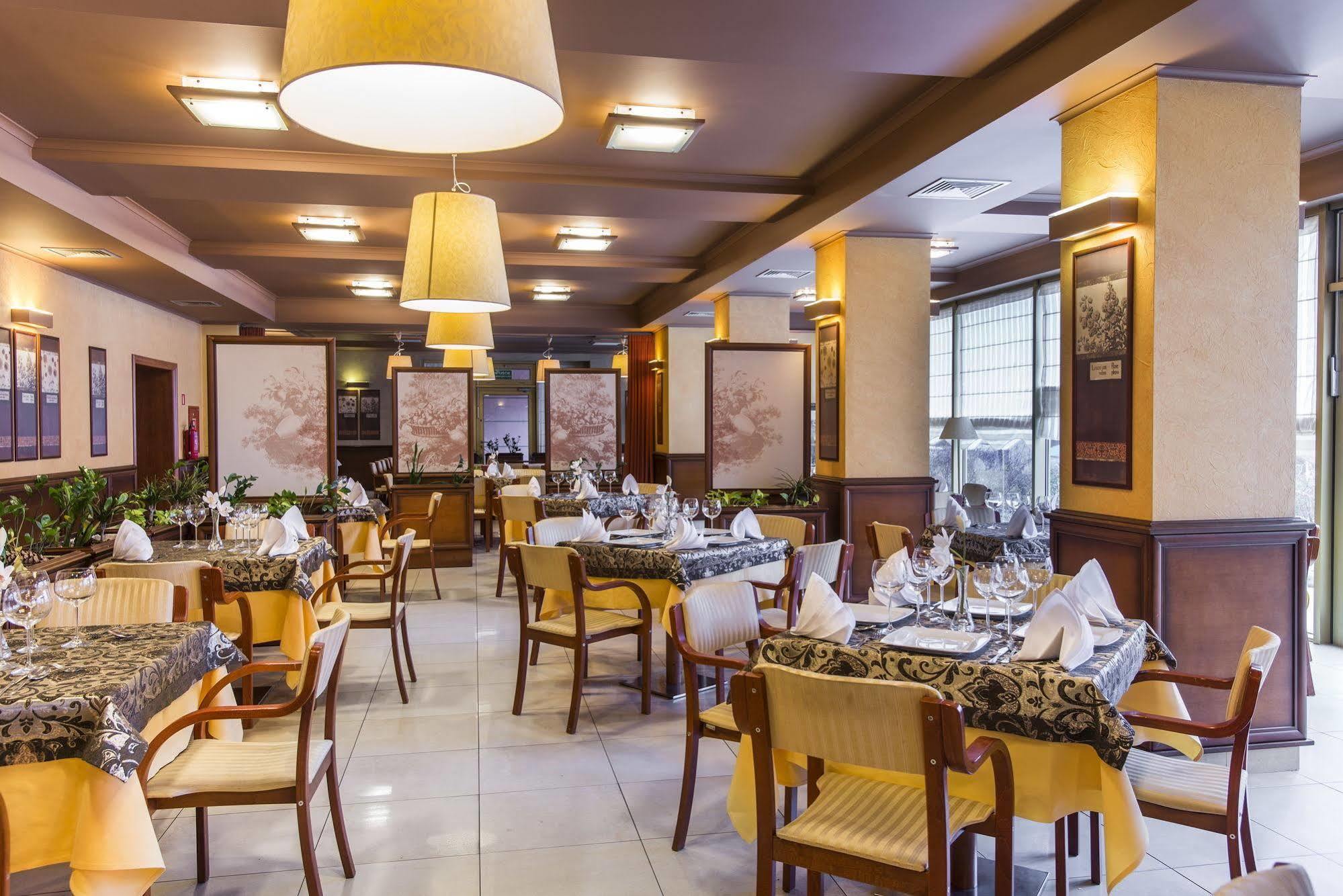 Business Hotel Vega Вроцлав Экстерьер фото